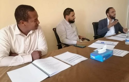 مناقشة بحوث تخرج بقسم الشريعة الإسلامية وقسم القانون الخاص 1 500x320
