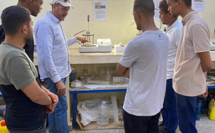 زيارة طلبة مقرر هندسة الطرق و المطارات 2 لمعامل شركة رواوص للبناء و الصيانة 30-6-2024.