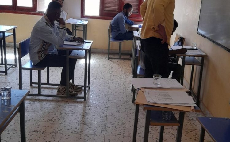  استمرار الإمتحانات النهائية للطلاب بكلية الإقتصاد والعلوم السياسية للفصل الدراسي ربيع 2024م الإثنين 5-8-2024.