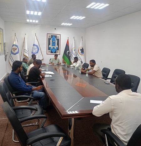  الإجتماع الدوري لموظفي كلية التقنية الطبية الخميس 10-10-2024|.