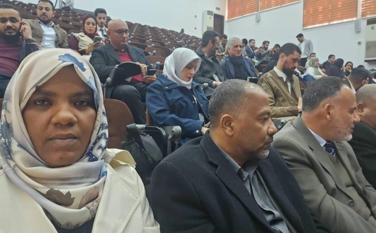  مشاركة حضور مديرة مركز الريادة والابتكار حفل انطلاق معرض مشاريع الابتكار وريادة الأعمال الجامعية 23-2-2025