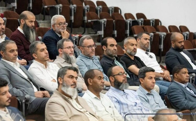  مشاركة جامعة وادي الشاطئ في برنامج تدريبي وطني حول الذكاء الاصطناعي الإثنين 14-4 2025م