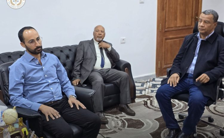  زيارة منسّق “مشروع الوفاء – لدعم القطاع الخاص في فزان” إلى جامعة وادي الشاطئ