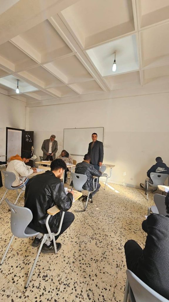 استمرار الامتحانات النهائية للطلاب بكلية الاقتصاد والعلوم السياسية  للفصل الدراسي خريف 2025-2026 م