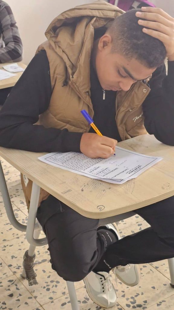 استمرار الامتحانات النهائية للطلاب وتصحيح اوراق الاجابة والرصد والمراجعة بكلية الاقتصاد والعلوم السياسية