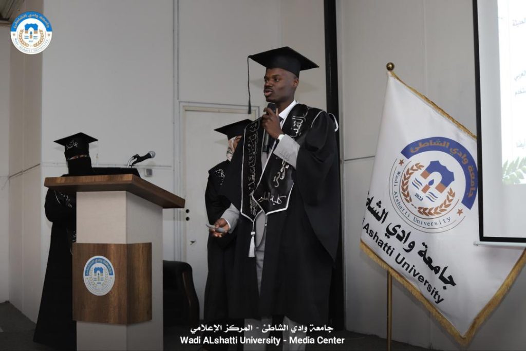 احتفال كلية العلوم بتخريج أول دفعة من طلاب قسم التقنيات الحيوية