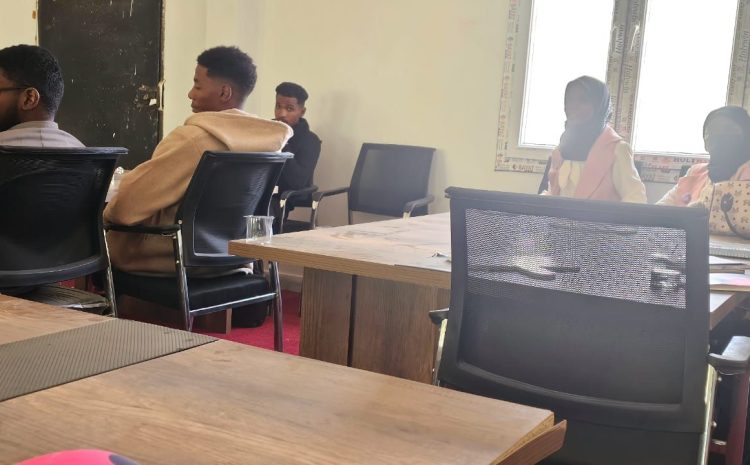  فعاليات اليوم الثالث من البرنامج التدريبي للفرق المشاركة في مسابقة هولت برايز بجامعة وادي الشاطيء