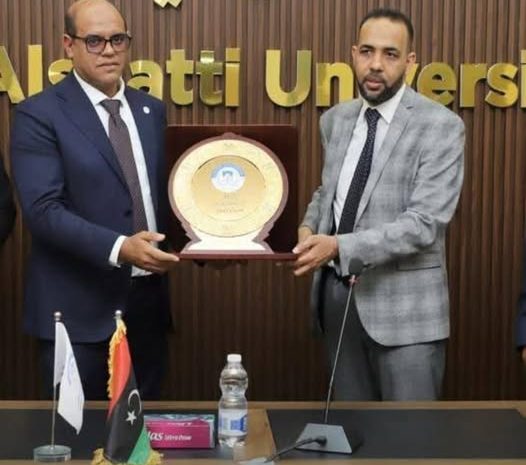  تكريم أحد رواد القانون