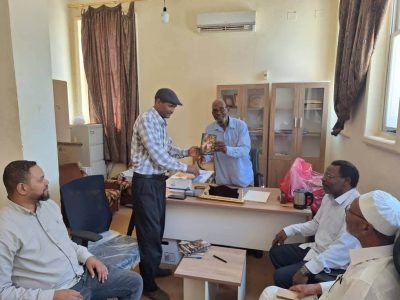 جامعة وادي الشاطئ تستقبل إهداءً جديدًا من المؤلفات العلمية